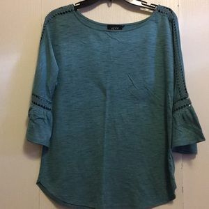 Women’s Blouse Medium